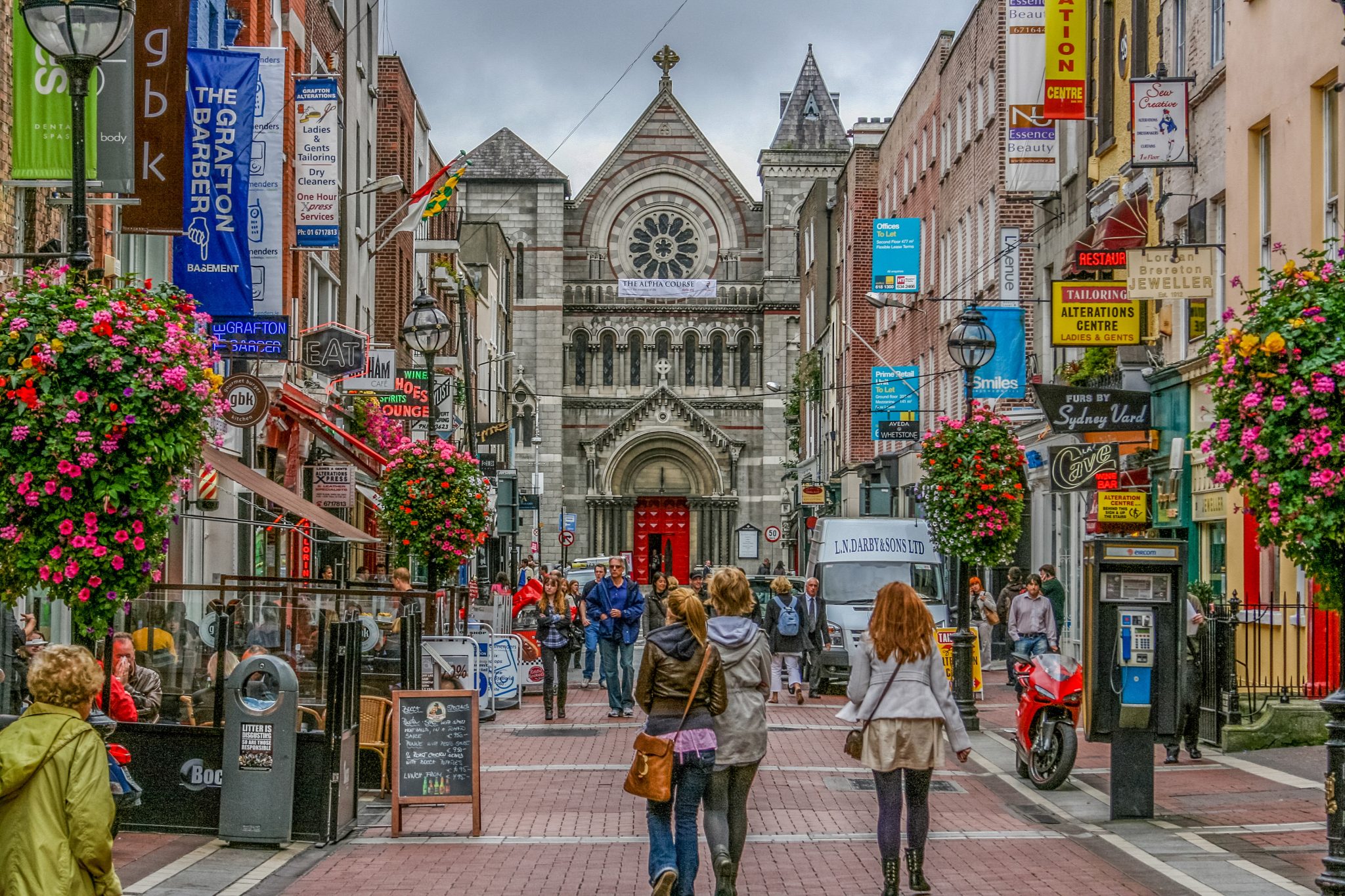 Dublin Street Scape Editorial Use Only 2048x1365 
